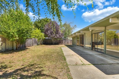 Classic 1955 Eichler in Terra Linda  one of Marin's most beloved - photo 2