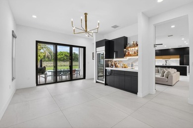 This uniquely customized Maldives model is a one-of-a-kind - photo 15