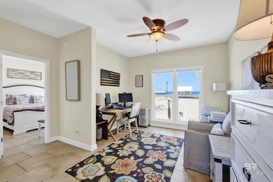 Welcome to paradise! Expansive custom ranch home with a walk-out - photo 20