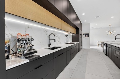 This uniquely customized Maldives model is a one-of-a-kind - photo 24