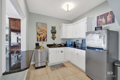 Welcome to paradise! Expansive custom ranch home with a walk-out - photo 27