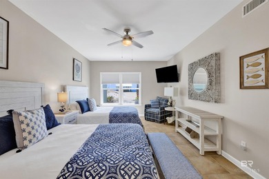 Welcome to paradise! Expansive custom ranch home with a walk-out - photo 28