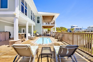Welcome to paradise! Expansive custom ranch home with a walk-out - photo 37