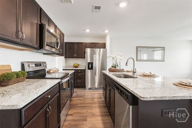 BETTER THAN NEW! This beautifully maintained 4-bedroom, 2.5-bath - photo 7