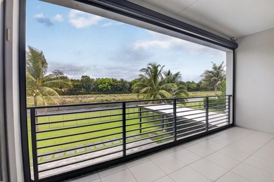 This uniquely customized Maldives model is a one-of-a-kind - photo 37