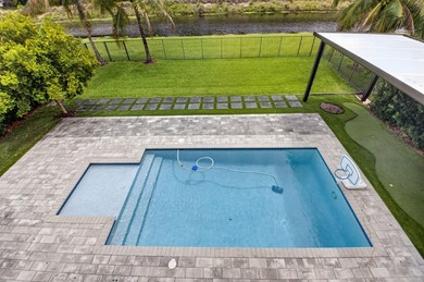 This uniquely customized Maldives model is a one-of-a-kind - photo 38