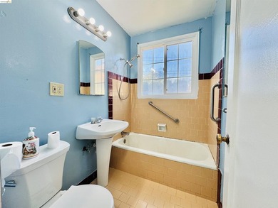 Welcome to this charming Vallejo home offering 2 bedrooms, 1 - photo 12