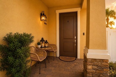 Corner unit, 2-car garage, 3 bedrooms, 2.5 bathrooms. Private - photo 5