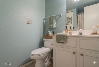 Experience refined living in this beautifully appointed 3 bed, 2 - photo 18