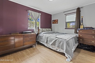 Come check out this quaint, beautifully maintained 3-bedroom - photo 12