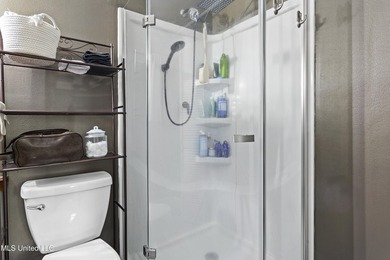 Come check out this quaint, beautifully maintained 3-bedroom - photo 14