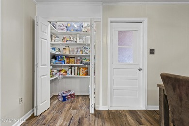 Come check out this quaint, beautifully maintained 3-bedroom - photo 22