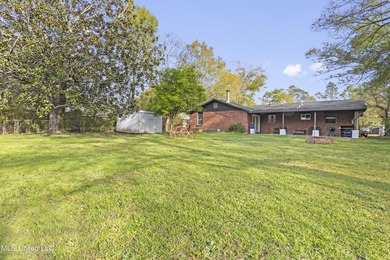 Come check out this quaint, beautifully maintained 3-bedroom - photo 25
