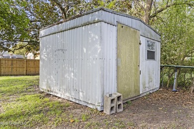 Come check out this quaint, beautifully maintained 3-bedroom - photo 27
