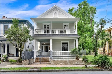 Charming, historic renovation, c. 1913, located in the heart of - photo 1