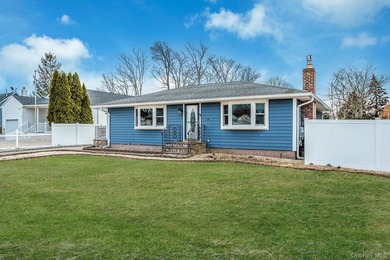 Discover 6 Rugby Drive in Shirley with stunning WATERVIEWS of - photo 5
