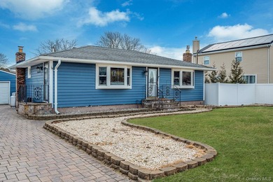 Discover 6 Rugby Drive in Shirley with stunning WATERVIEWS of - photo 6