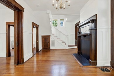 Charming, historic renovation, c. 1913, located in the heart of - photo 10