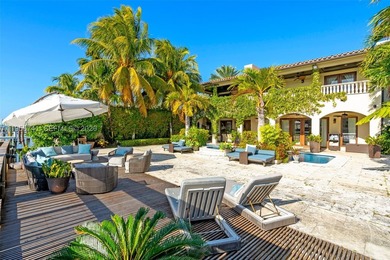 Welcome to this spectacular 5 bedroom, 5 1/2 bathroom private - photo 4