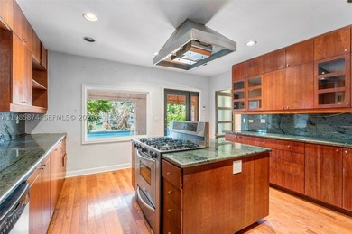 Exceptional waterfront opportunity in Mid-Beach, steps from St - photo 16
