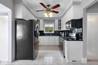 Wonderful curb appeal on this meticulously kept colonial w/the - photo 16