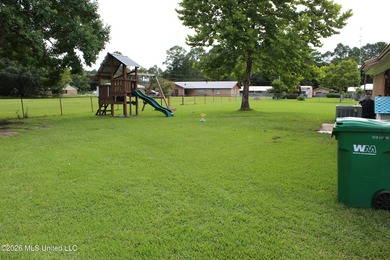 Welcome home to this charming 3 bedroom, 2 bathroom property - photo 20