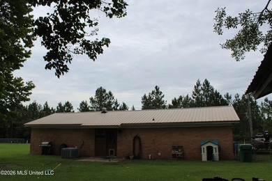 Welcome home to this charming 3 bedroom, 2 bathroom property - photo 22