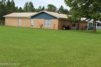 Welcome home to this charming 3 bedroom, 2 bathroom property - photo 24