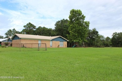 Welcome home to this charming 3 bedroom, 2 bathroom property - photo 26