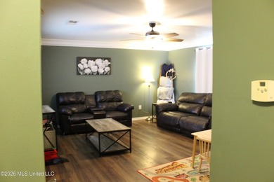 Welcome home to this charming 3 bedroom, 2 bathroom property - photo 27