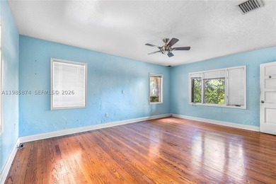 Exceptional waterfront opportunity in Mid-Beach, steps from St - photo 28