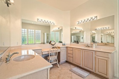 SPECTACULAR PANORAMIC VIEWS from this 2504 sq.ft. 3 bedroom, 2.5 - photo 31