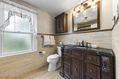 Wonderful curb appeal on this meticulously kept colonial w/the - photo 31