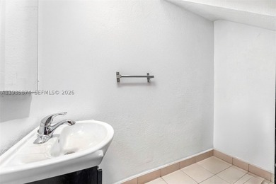 Exceptional waterfront opportunity in Mid-Beach, steps from St - photo 32