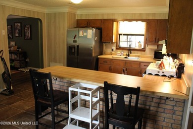 Welcome home to this charming 3 bedroom, 2 bathroom property - photo 35