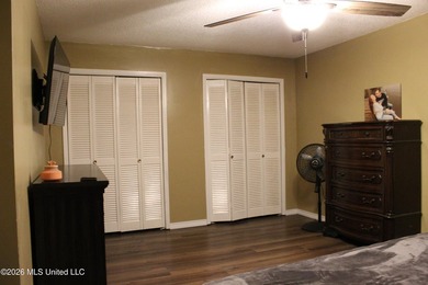 Welcome home to this charming 3 bedroom, 2 bathroom property - photo 40