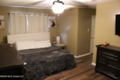 Welcome home to this charming 3 bedroom, 2 bathroom property - photo 41