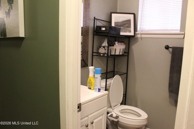 Welcome home to this charming 3 bedroom, 2 bathroom property - photo 47