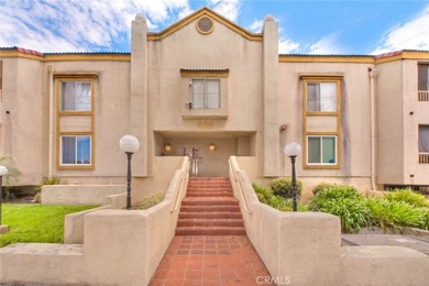 This light-filled, tastefully upgraded condo in Pasadena offers - photo 2