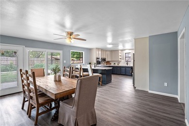 Welcome to 10946 Birdwood Circle in Corpus Christi, Texas. This - photo 10
