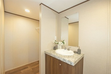 Move-In Ready 2025 Home Minutes from Cedar Bayou Brand-new 3-bed - photo 12