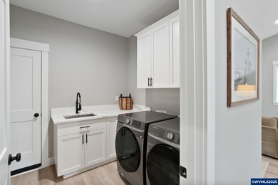 Beautiful better than new home built in 2023! Vaulted and tray