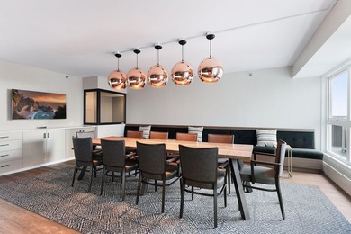 Renovated studio with exceptional layout that offers separate - photo 29