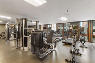 Renovated studio with exceptional layout that offers separate - photo 39
