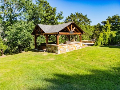 Welcome to your dream home on Piney Bay! This exquisite property - photo 44