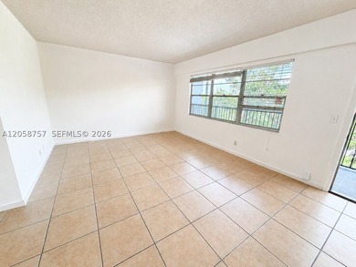 Bright top-floor 1-bedroom, 1.5-bath condo in the desirable - photo 3