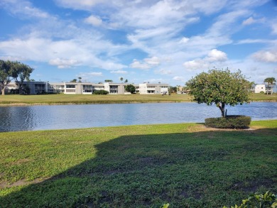 Lake Condo For Sale in Delray Beach, Florida