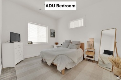 Move in ready! SUPER CLEAN! Full of custom upgrades and - photo 8