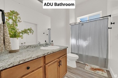 Move in ready! SUPER CLEAN! Full of custom upgrades and - photo 9