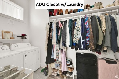 Move in ready! SUPER CLEAN! Full of custom upgrades and - photo 10